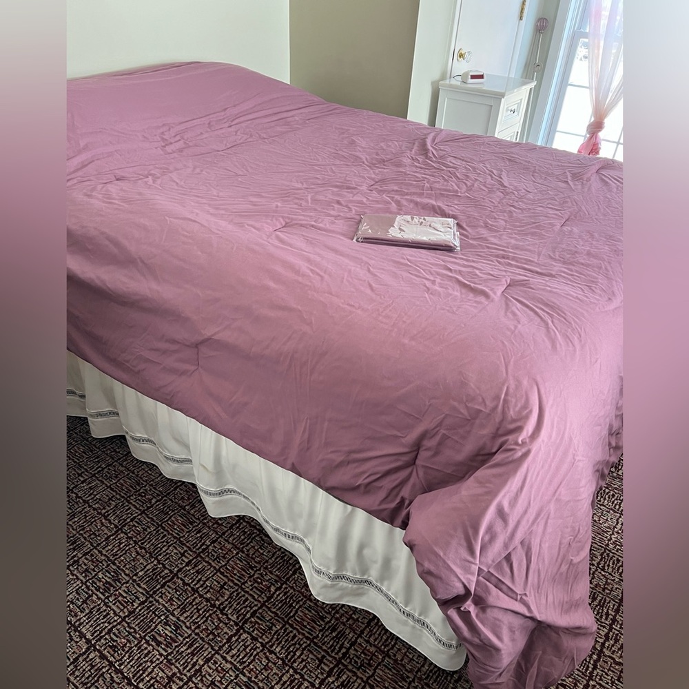 Home Collections Comforter Set & 2 Pillowcases- King Size